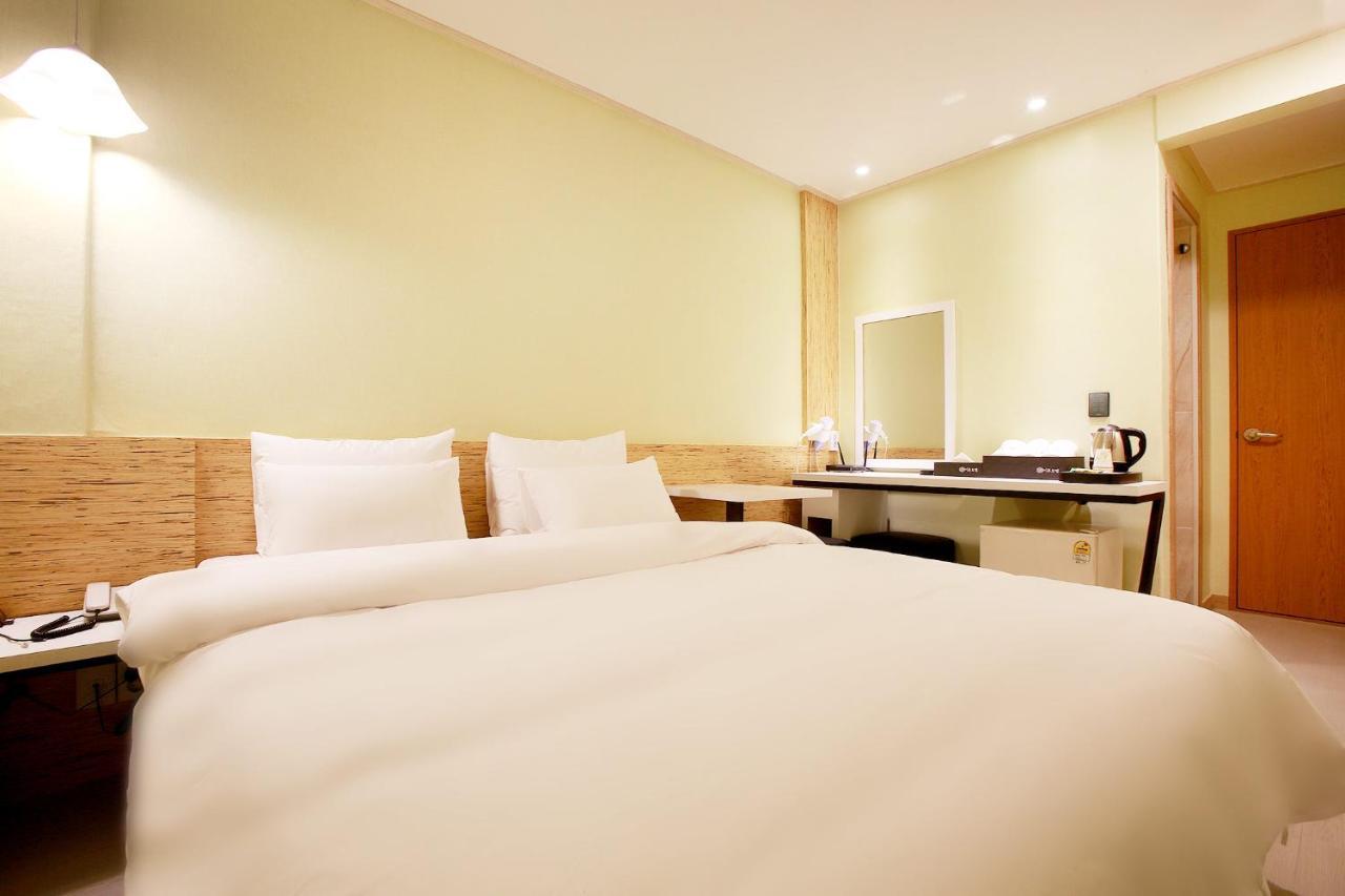 Eton Hotel Chuncheon Exterior foto